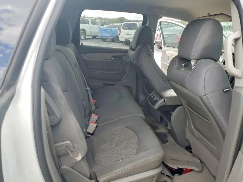2016 CHEVROLET TRAVERSE LS  