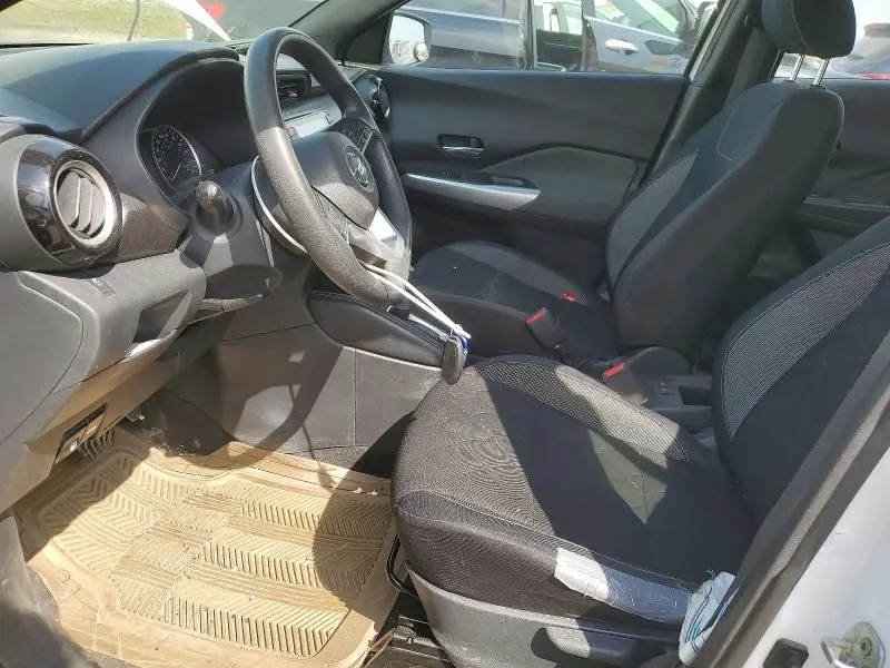 2019 NISSAN KICKS S  