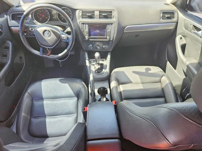 2016 VOLKSWAGEN JETTA SE  