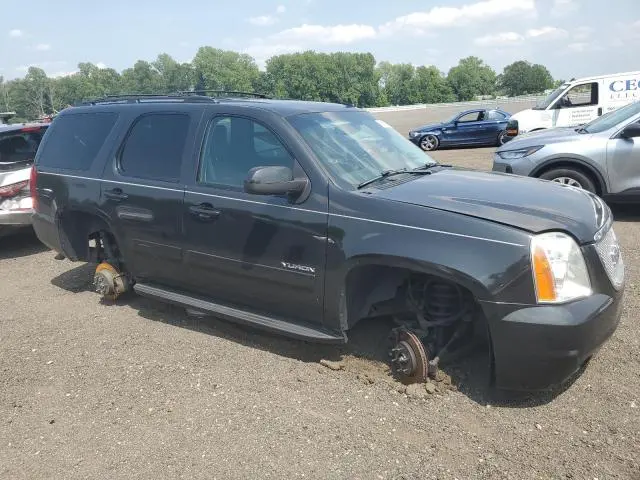 2013 GMC YUKON SLE  