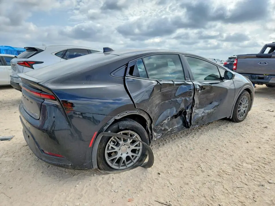 2023 TOYOTA PRIUS LE  