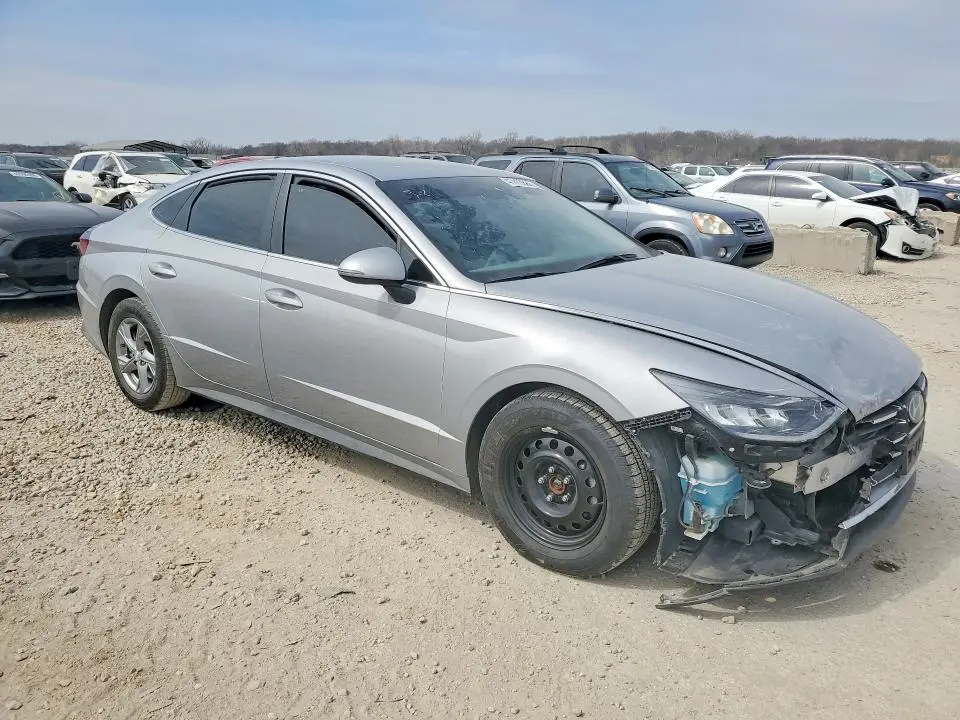 2023 HYUNDAI SONATA SE  