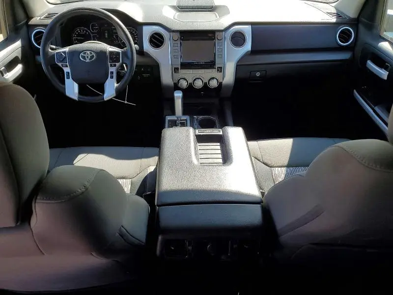 2018 TOYOTA TUNDRA CREWMAX SR5  