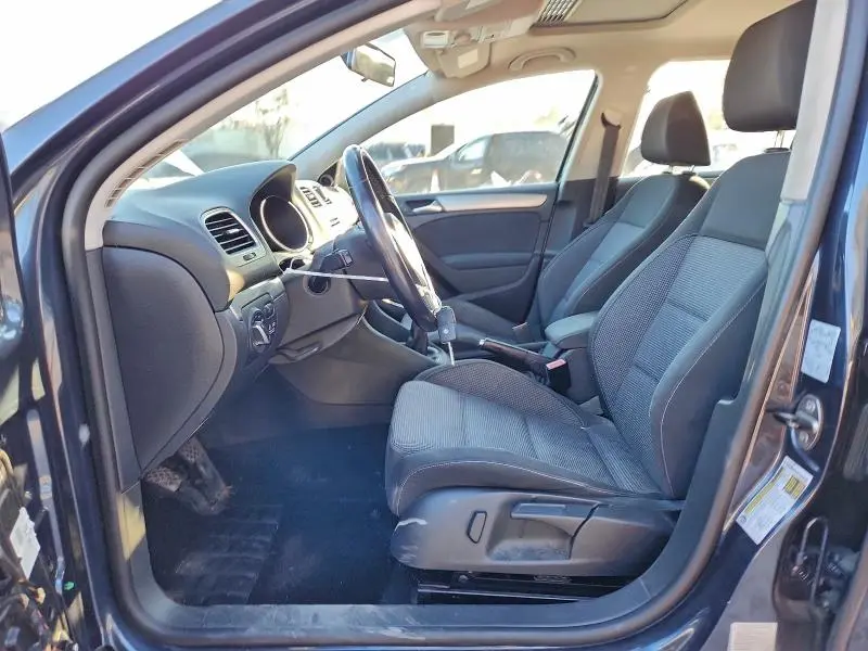 2011 VOLKSWAGEN GOLF   