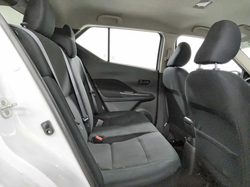2023 NISSAN KICKS S  