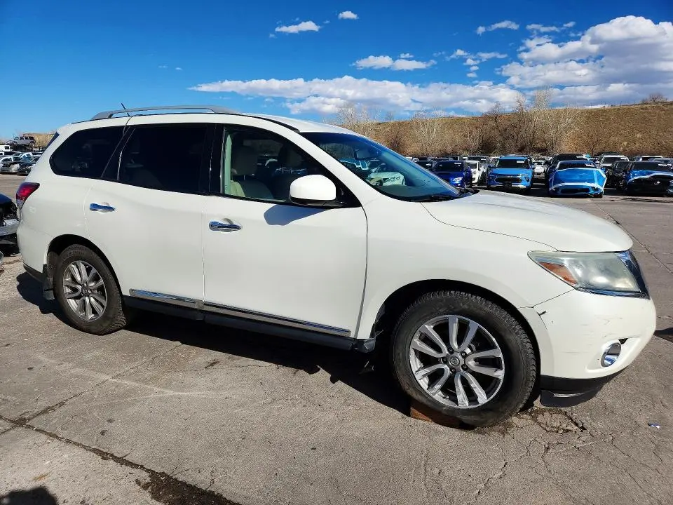 2015 NISSAN PATHFINDER SL  