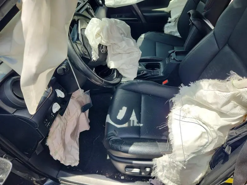 2018 TOYOTA RAV4 HV SE  