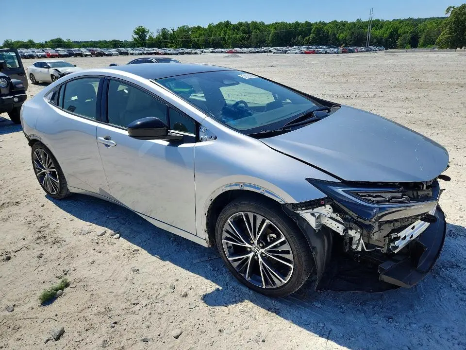 2023 TOYOTA PRIUS XLE  
