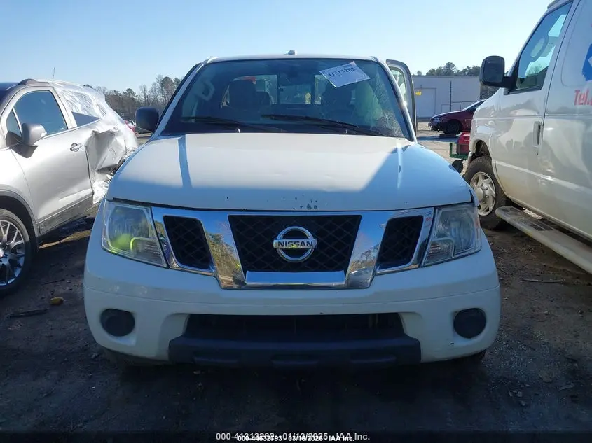 2017 NISSAN FRONTIER SV