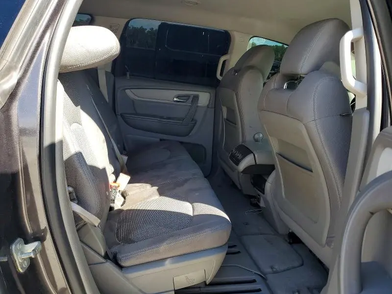 2014 CHEVROLET TRAVERSE LS  