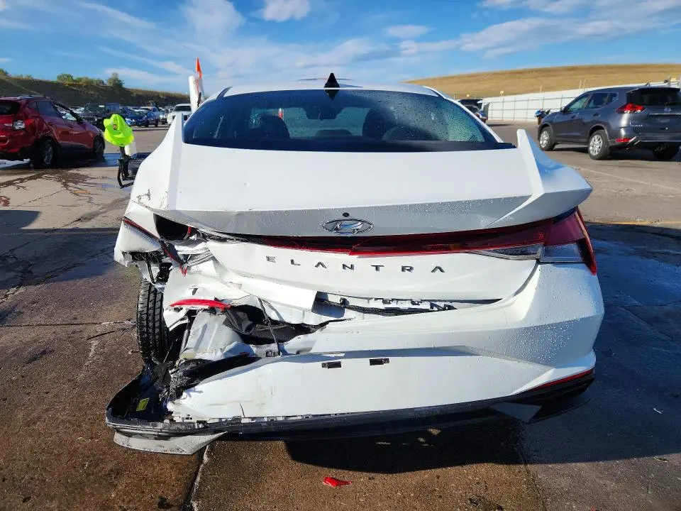2021 HYUNDAI ELANTRA SEL  