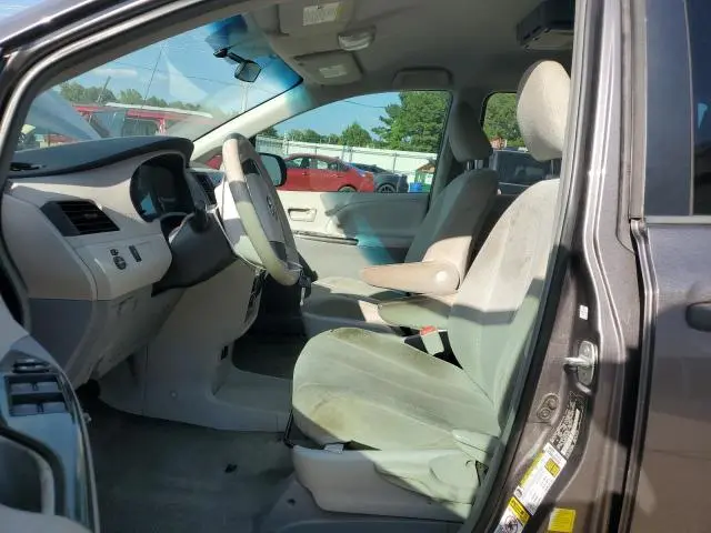 2013 TOYOTA SIENNA   