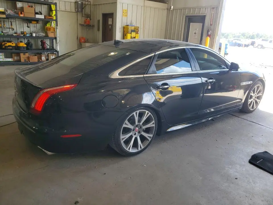 2015 JAGUAR XJ   