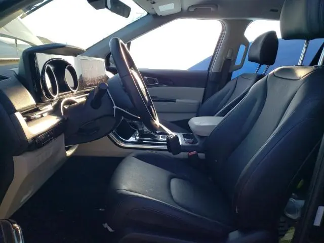 2024 KIA CARNIVAL EX  