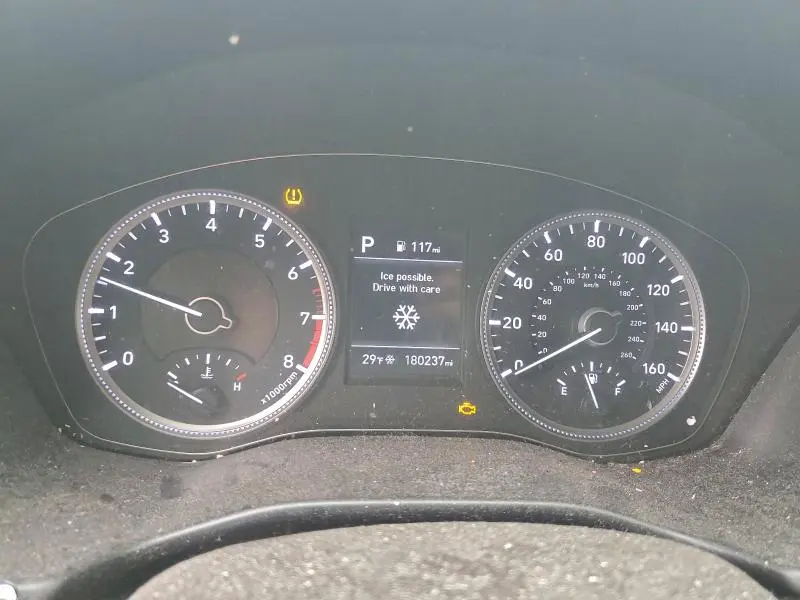 2019 HYUNDAI SANTA FE SE  