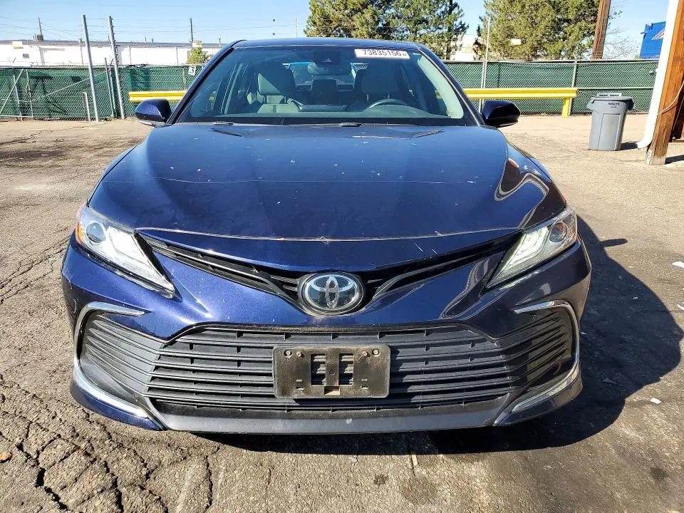 2021 TOYOTA CAMRY XLE  