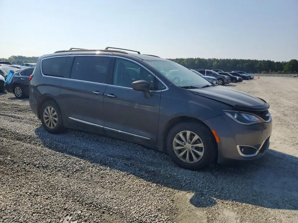 2017 CHRYSLER PACIFICA TOURING L  