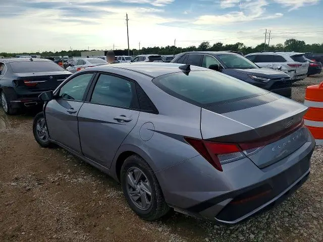 2025 HYUNDAI ELANTRA SE  