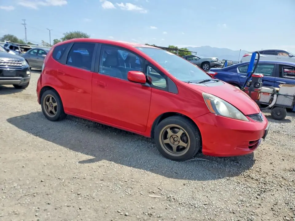 2013 HONDA FIT   
