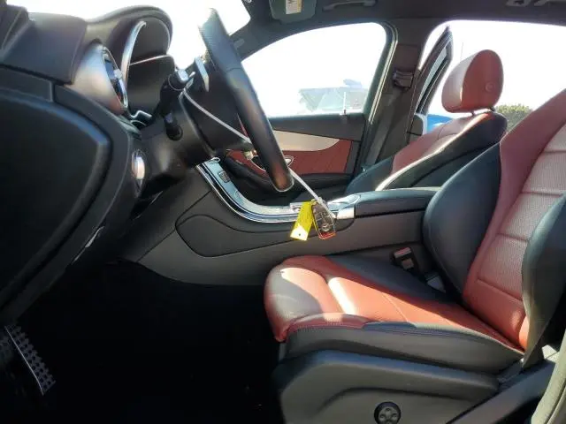 2022 MERCEDES-BENZ GLC 300  