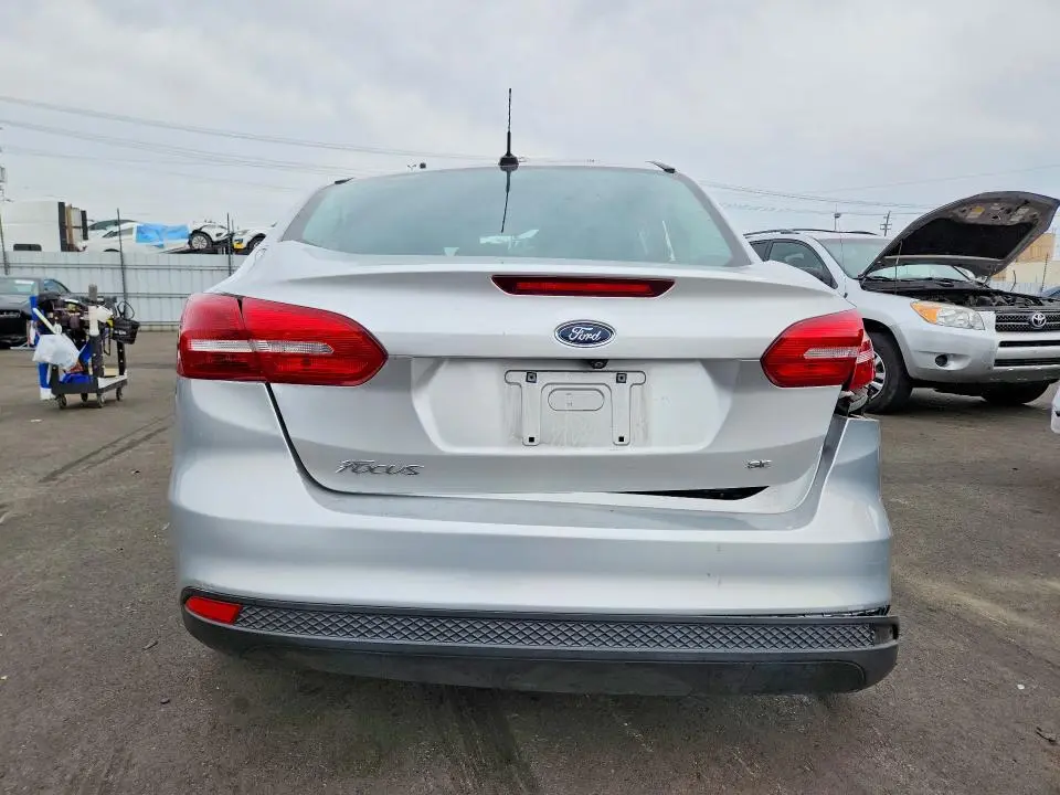 2017 FORD FOCUS SE  