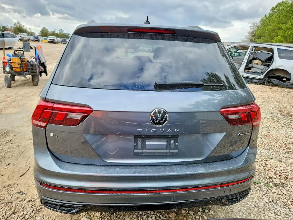 2023 VOLKSWAGEN TIGUAN SE R-LINE BLACK  