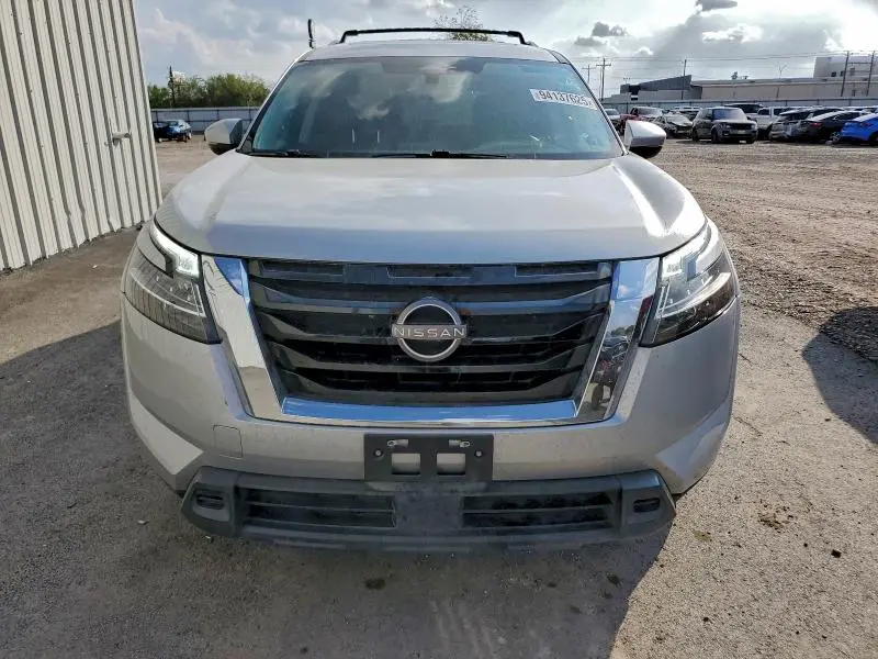 2022 NISSAN PATHFINDER SV  