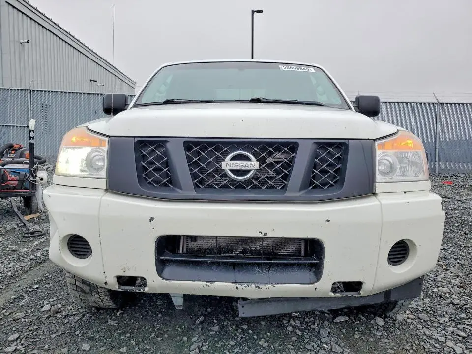 2014 NISSAN TITAN S  