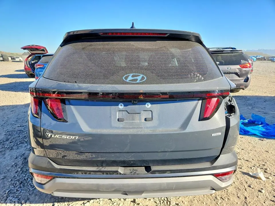 2025 HYUNDAI TUCSON SE  