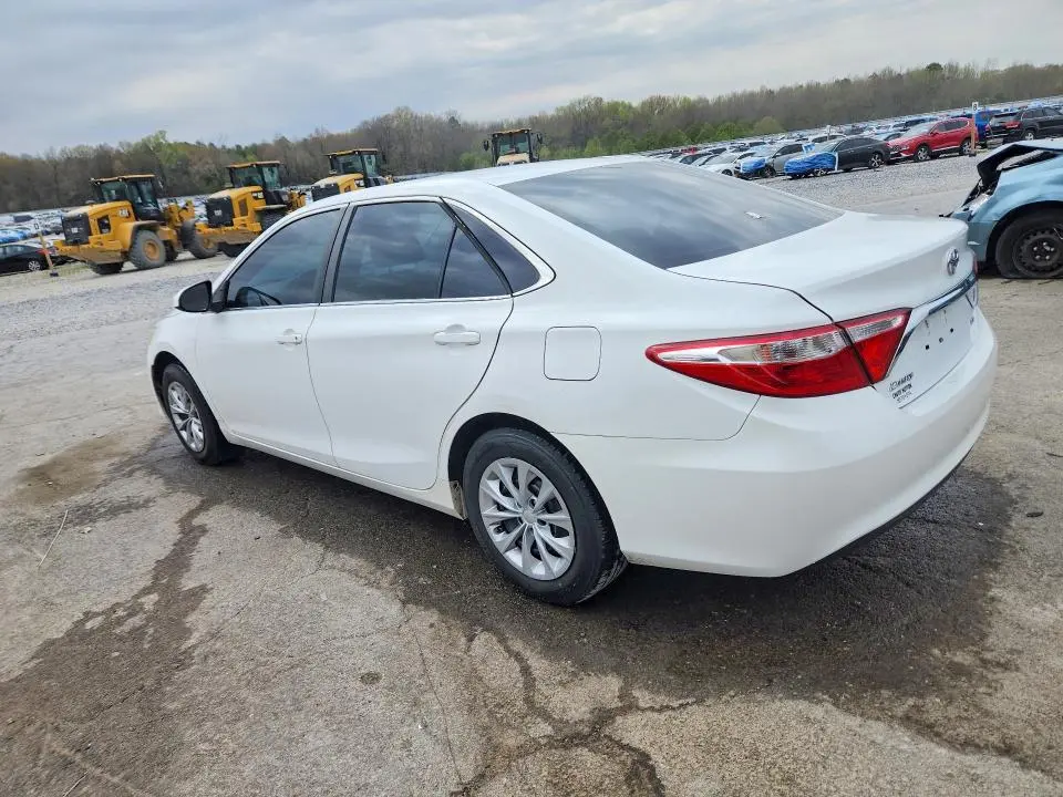 2016 TOYOTA CAMRY LE  