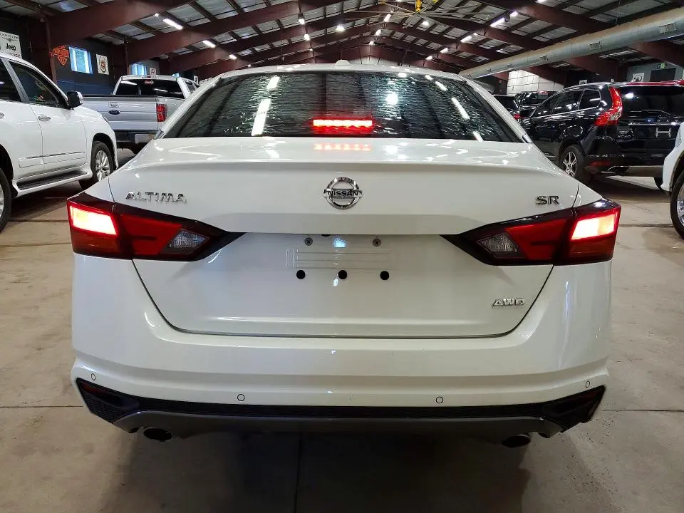 2021 NISSAN ALTIMA SR  
