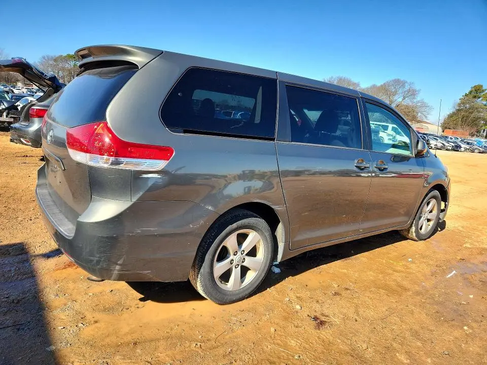 2012 TOYOTA SIENNA BASE  