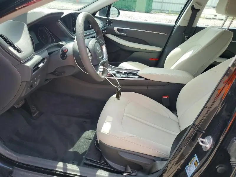 2023 HYUNDAI SONATA SE  
