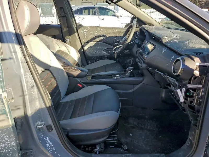 2021 NISSAN KICKS SR  