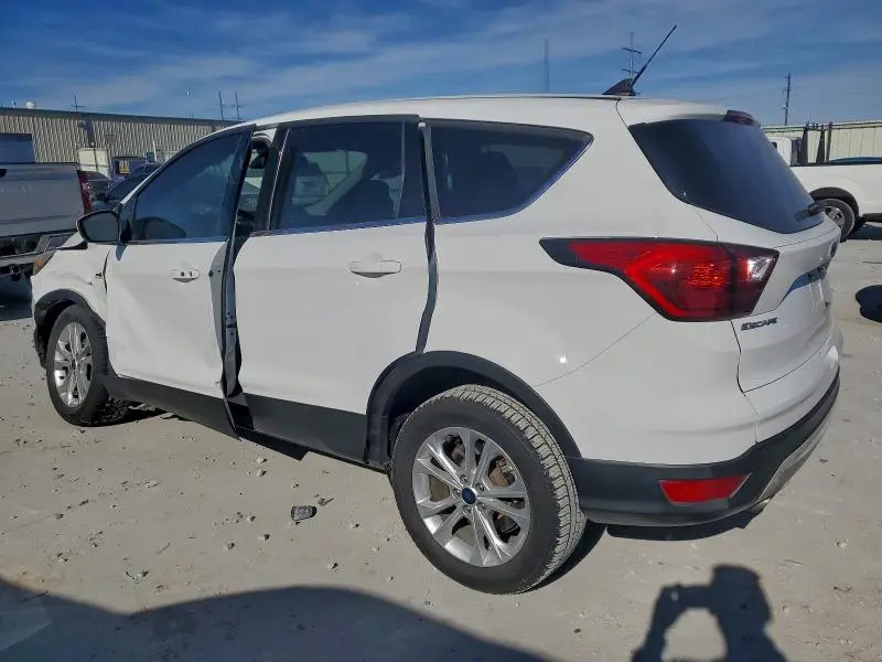 2019 FORD ESCAPE SE  