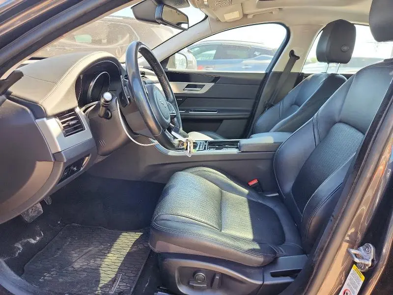 2017 JAGUAR XF PRESTIGE  