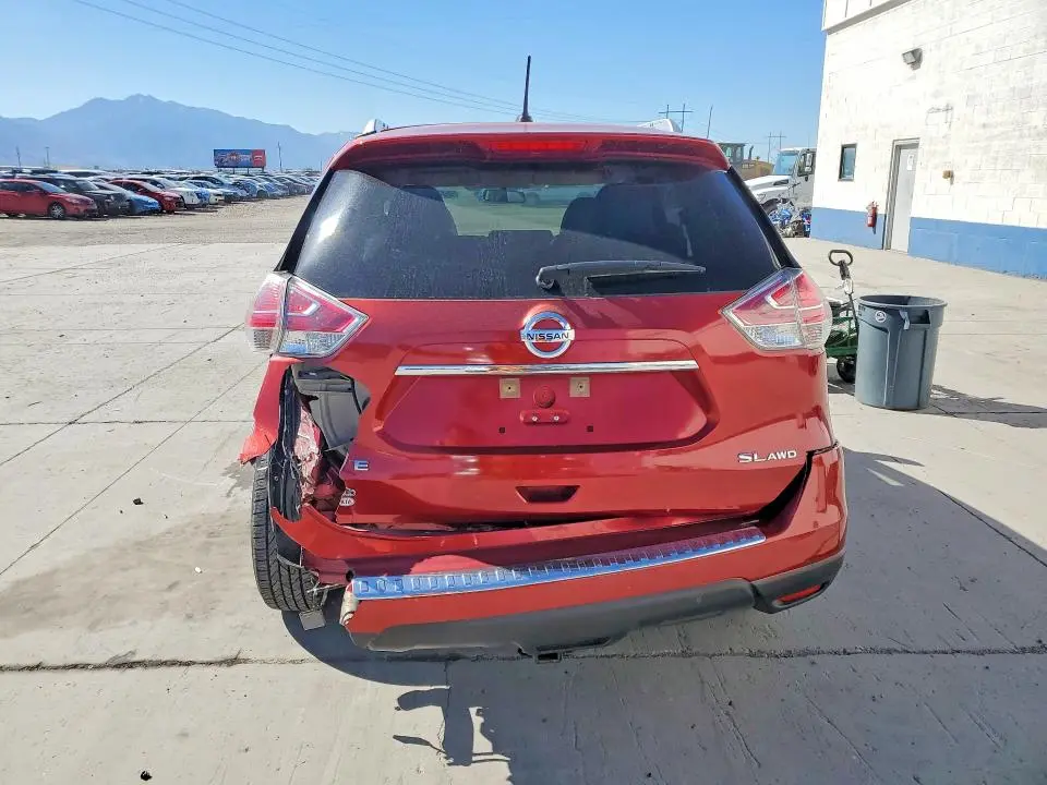 2016 NISSAN ROGUE SL  
