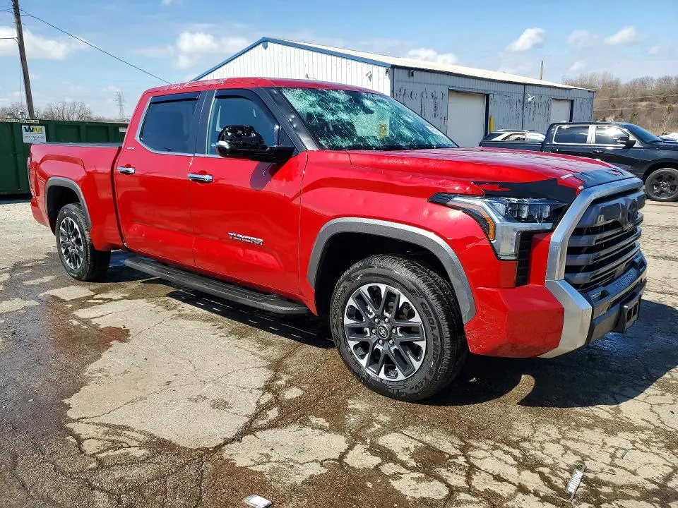 2025 TOYOTA TUNDRA CREWMAX LIMITED  