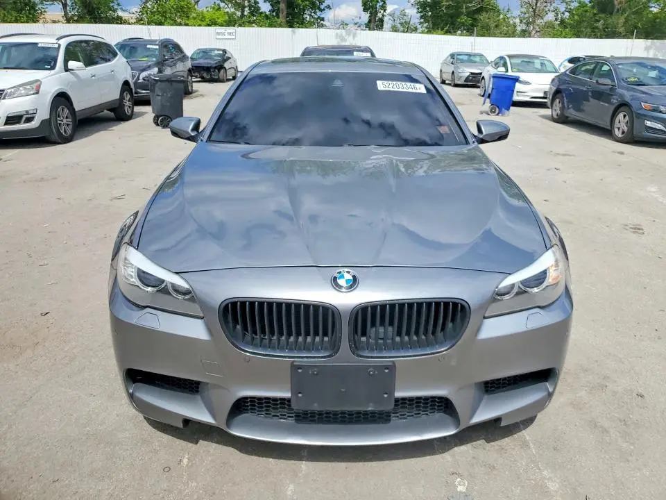 2013 BMW M5   