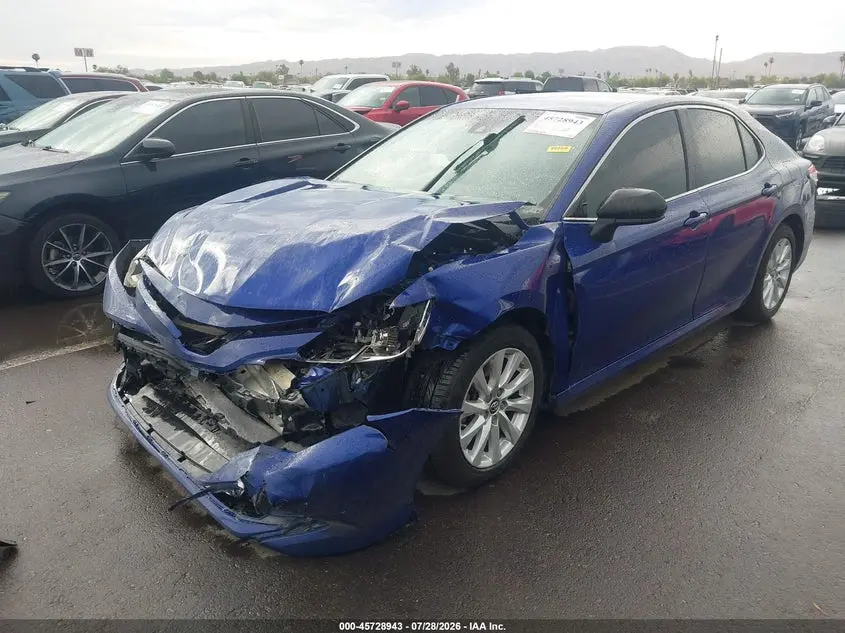 2018 TOYOTA CAMRY LE