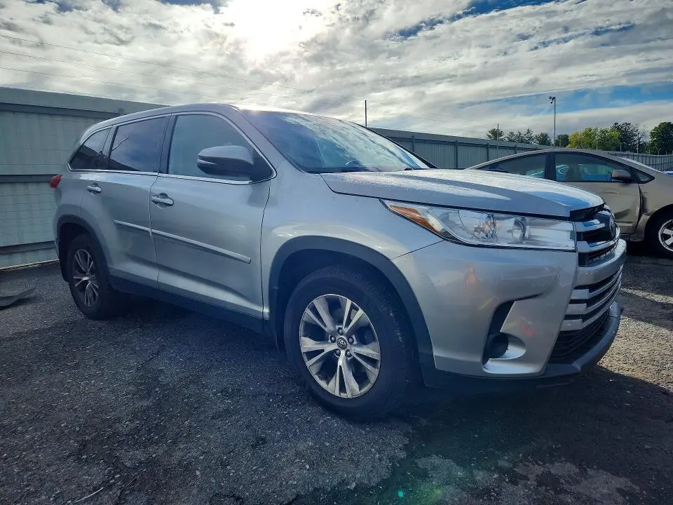 2019 TOYOTA HIGHLANDER LE  