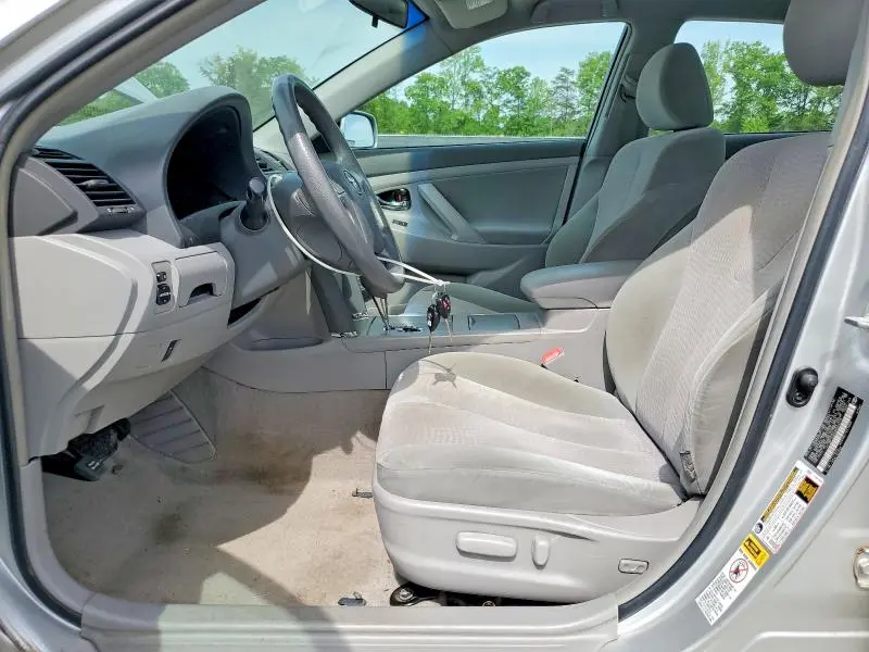 2010 TOYOTA CAMRY LE  