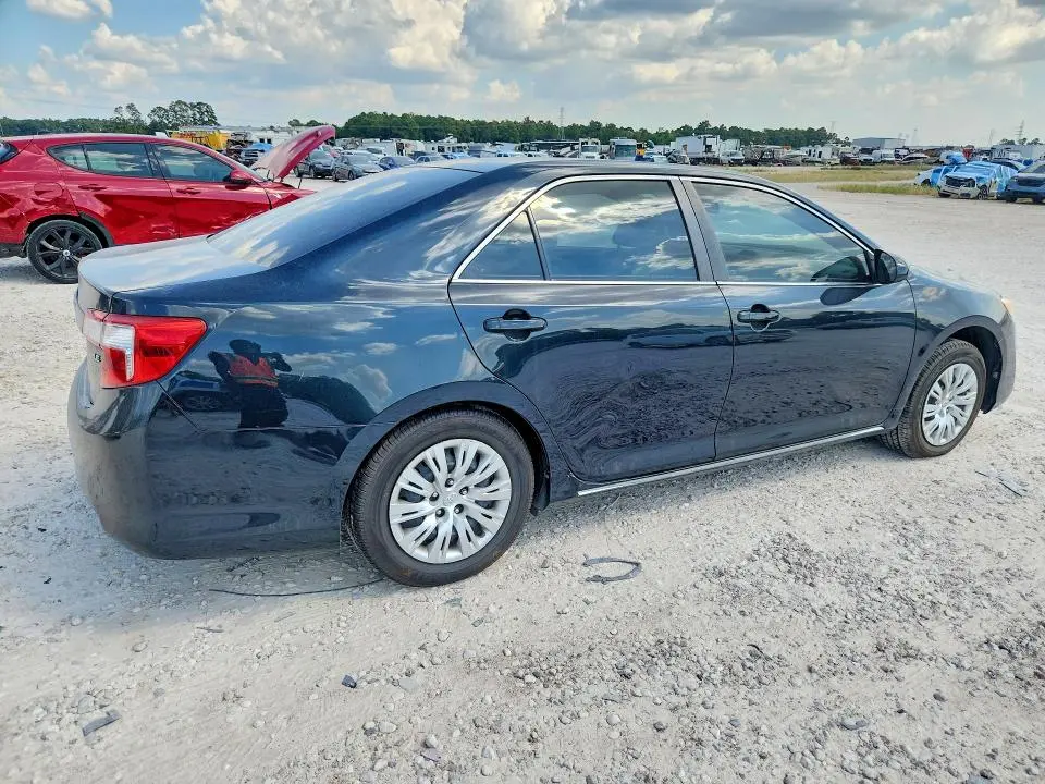 2014 TOYOTA CAMRY LE  