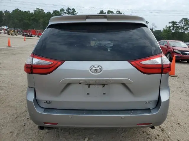 2016 TOYOTA SIENNA XLE  