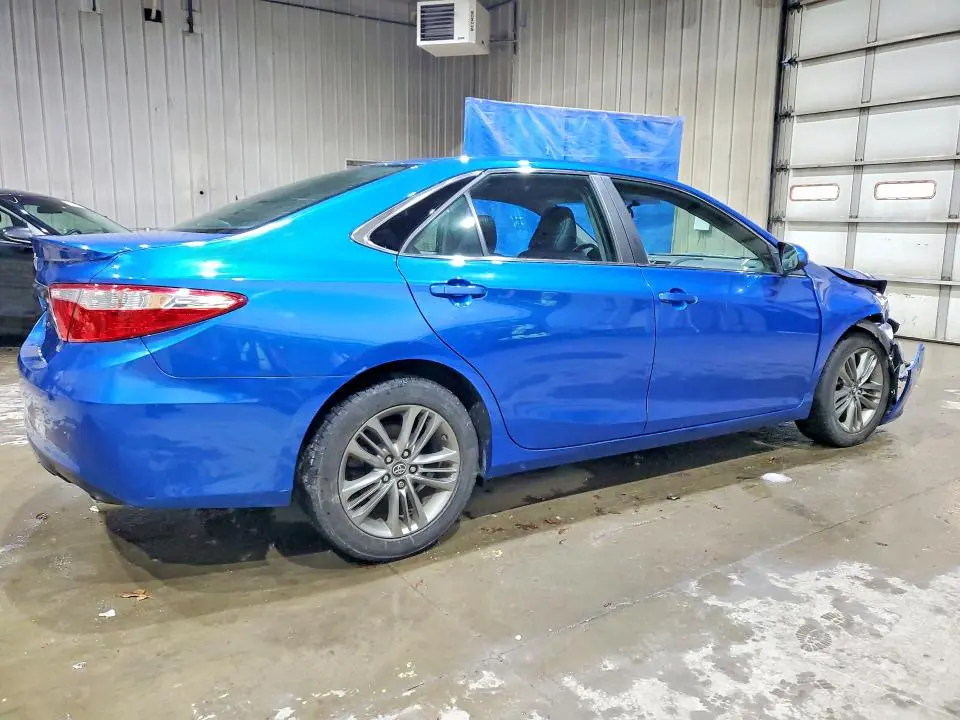 2017 TOYOTA CAMRY SE  
