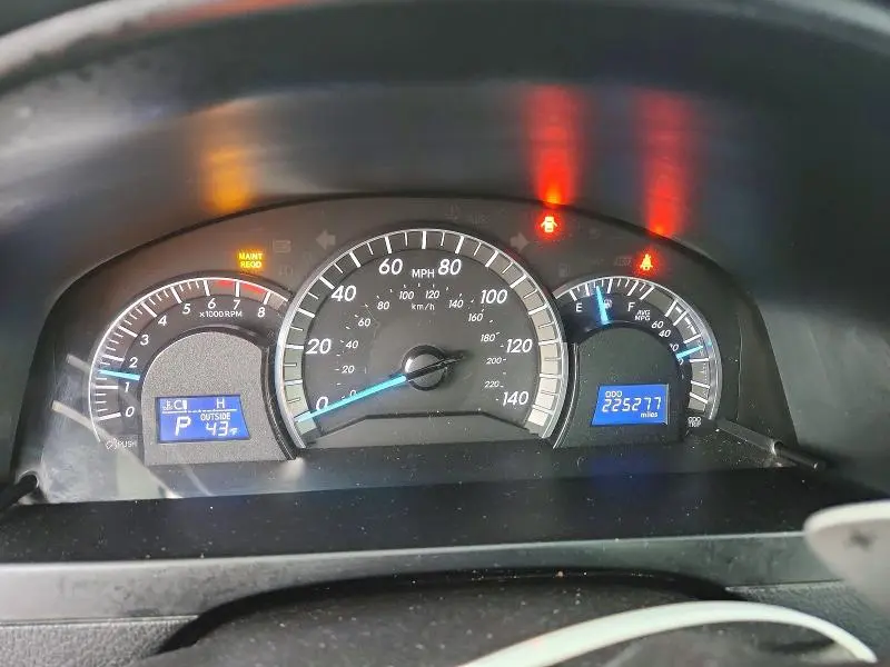 2014 TOYOTA CAMRY SE  