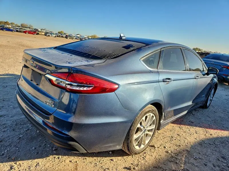 2019 FORD FUSION SE  