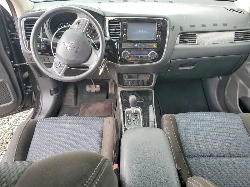 2018 MITSUBISHI OUTLANDER SE  