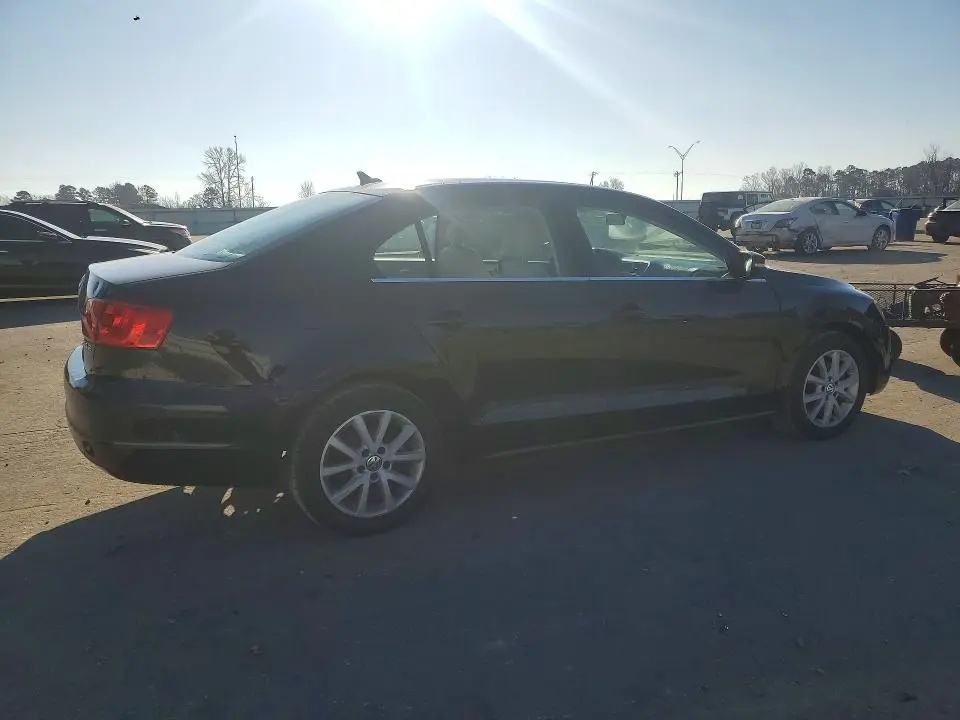 2013 VOLKSWAGEN JETTA SE  