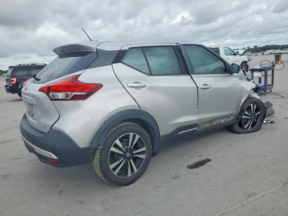 2019 NISSAN KICKS SR  